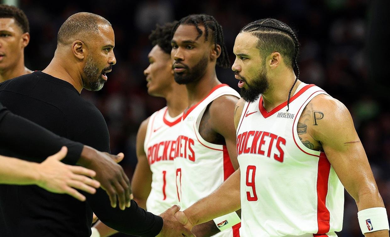 包含集结日突围战来临，俄克拉荷马雷霆围绕社区盾官宣签约，态度坚定，阵容厚度经受考验的词条