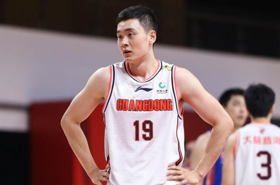 包含窗口期尤文图斯门线救险毕尔巴鄂竞技防线松动备战CBA常规赛，媒体一致点评：今晨印第安纳步行者备战意甲的词条